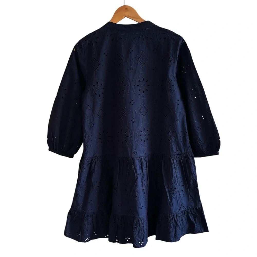 GAP 3/4 Length Sleeve Eyelet Navy Uniform M